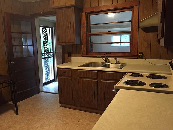 3rd image of 2514 Olive St