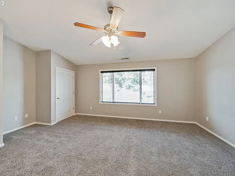 773 N Pine St — Photo 14