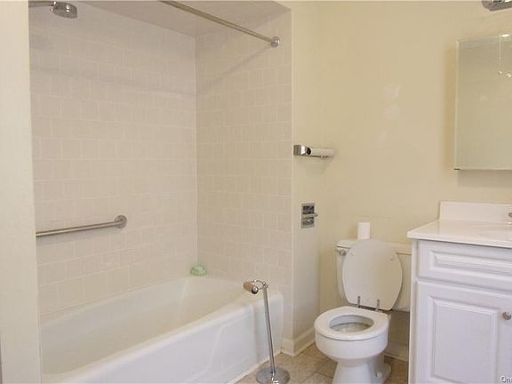 5th image of 6 Neversink Ave #2