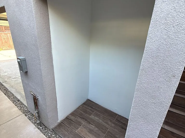 835 Opal St — Photo 24