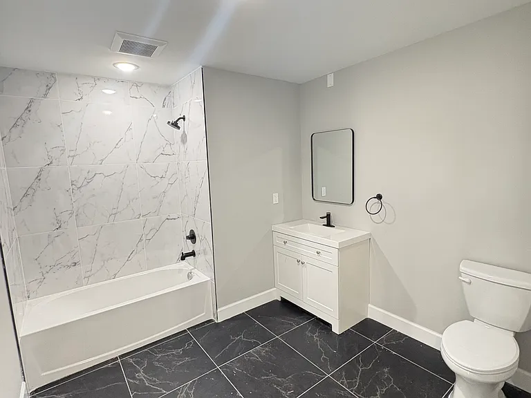 168-170 Fair St #203 — Photo 8