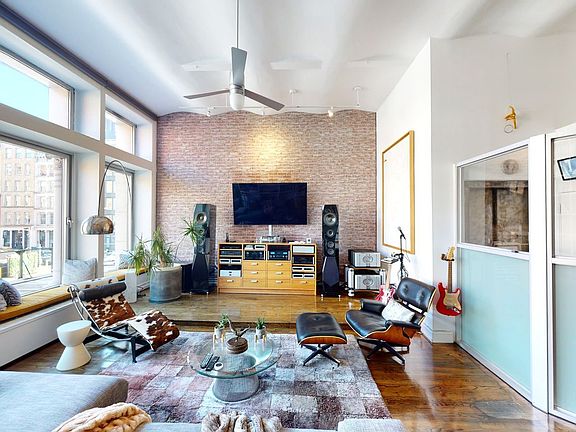 4th image of 382 Lafayette St APT 2