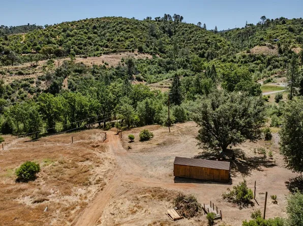 Hawver Rd, Mokelumne Hill, CA 95245