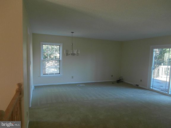 5th image of 61 Mockingbird Ln