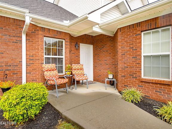 2nd image of 2401 Lassie Way