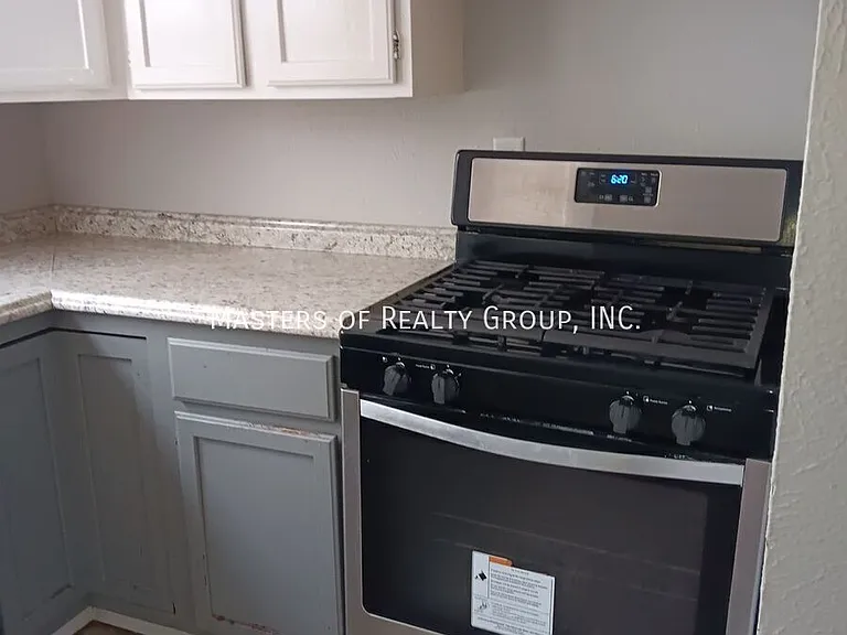 1129 Diamond Ave — Photo 11