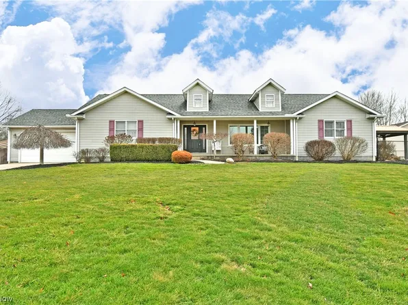 2376 Edgewater Dr, Cortland, OH 44410