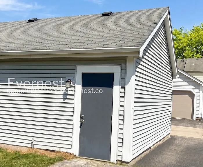 1268 Michigan Ave — Photo 39