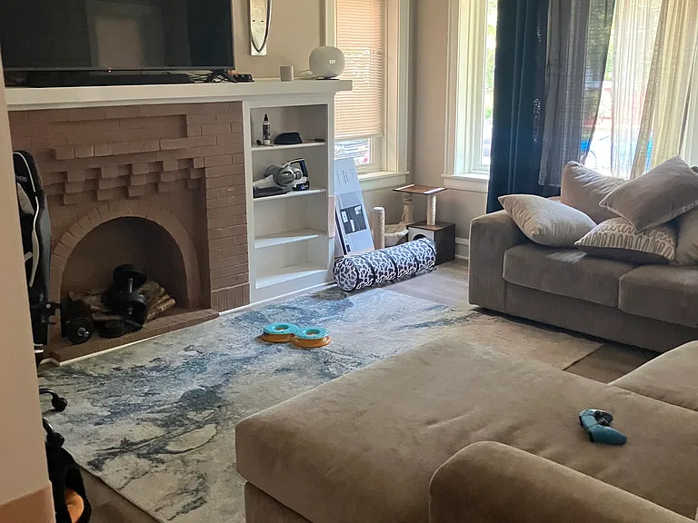 4426 N Mango Ave — Photo 2