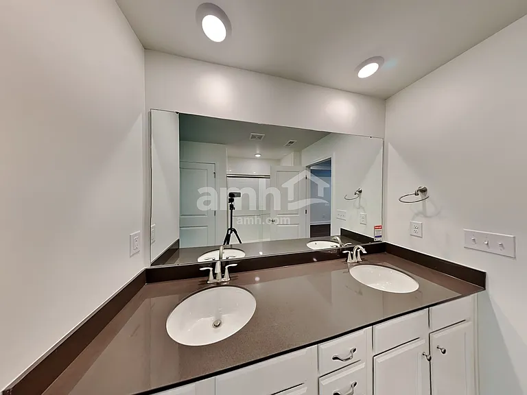 559 Rivermist Dr — Photo 11
