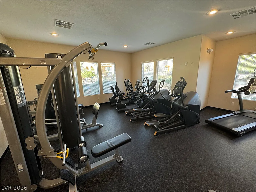 3 bed, 2.0 bath, 1775 sqft, $2,400 — Photo 4