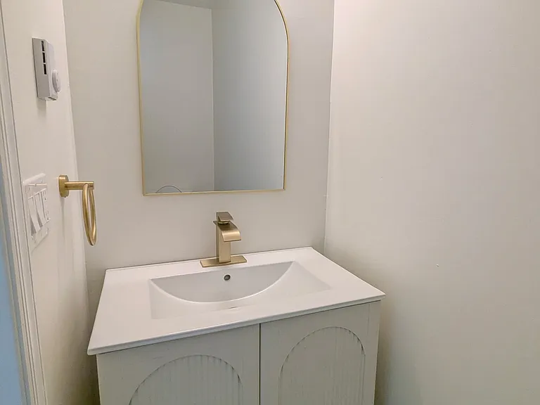 446 Perkins Ave #8H — Photo 6