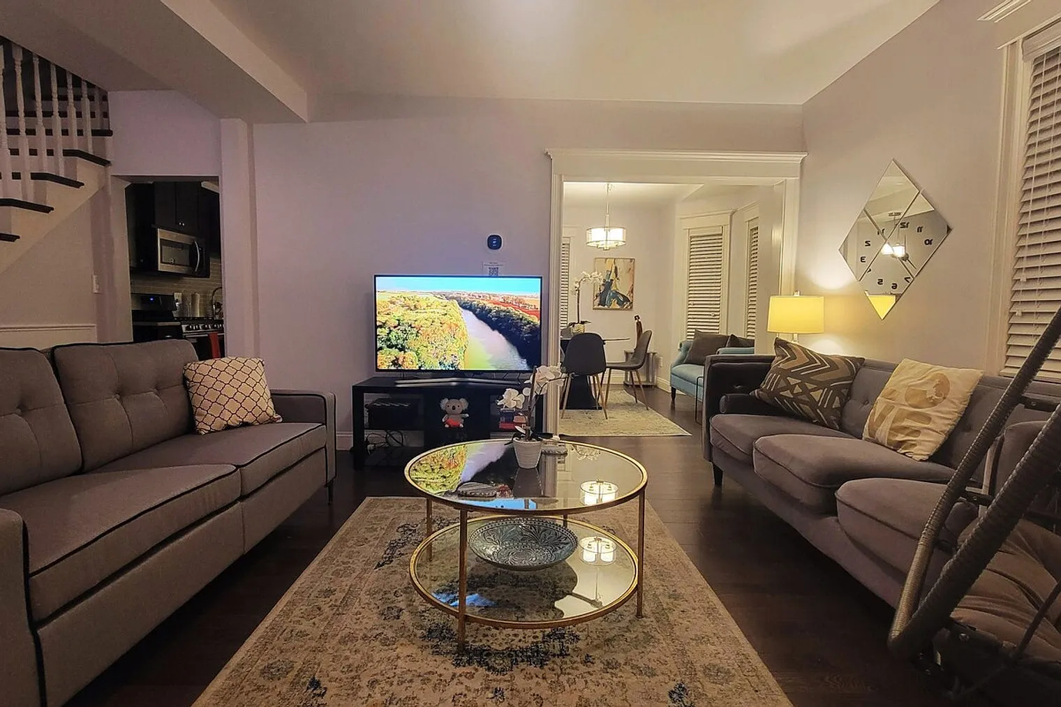 3 bed, 1.5 bath, $6,093 — Photo 4