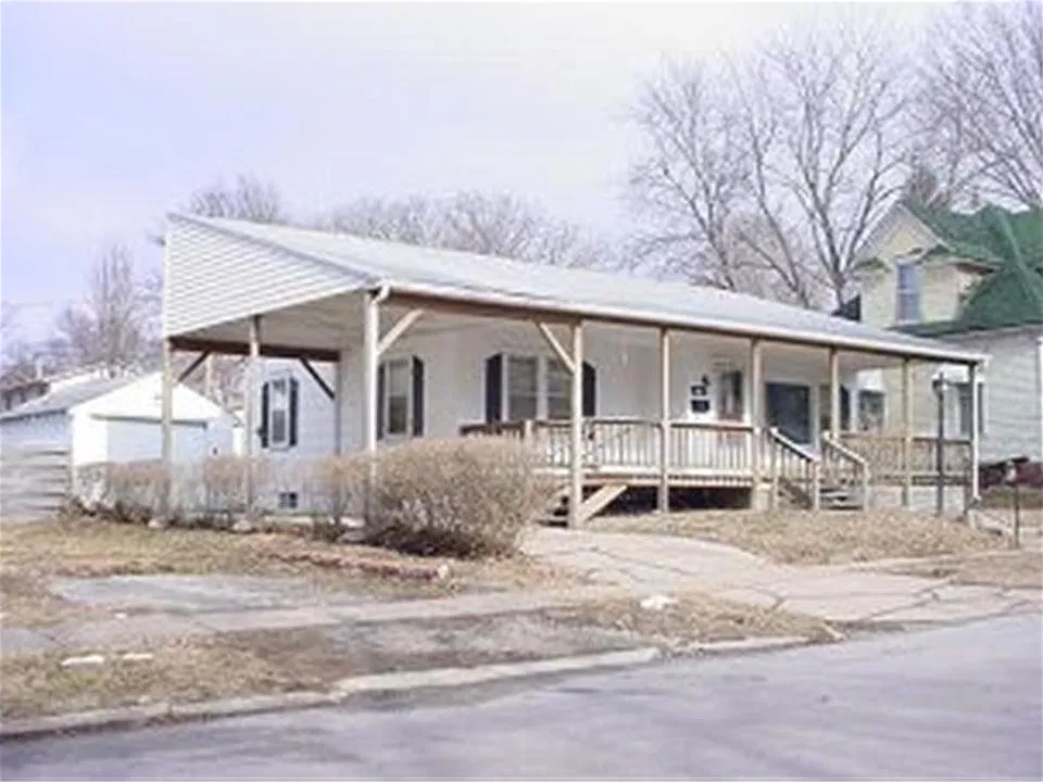 303 E Thomas Ave