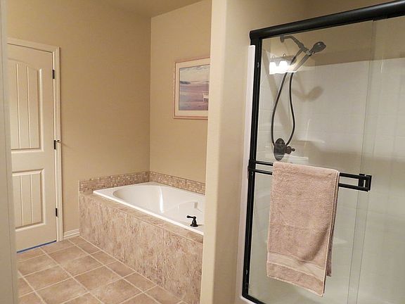 Master Bathroom (2)