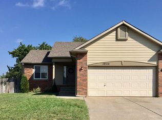 10510 W Yosemite St, Wichita, KS 67215
