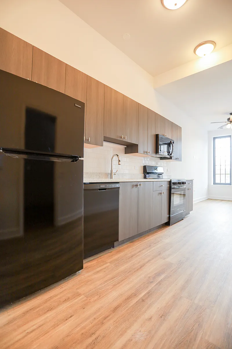 Building Photo - 3161 N Broadway St #402