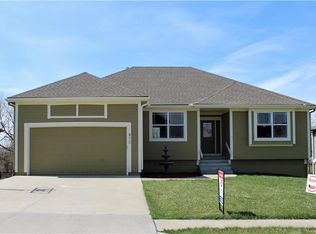 812 Garnes St, Raymore, MO 64083