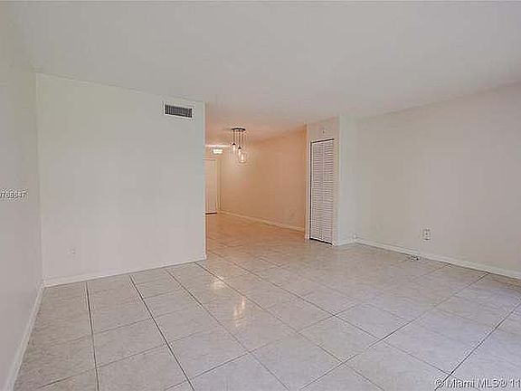 5th image of 9353 Fontainebleau Blvd APT A110