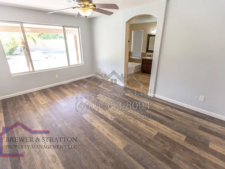 689 W Constitution Dr — Photo 31