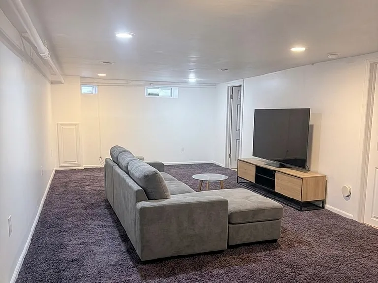 37 Lee Rd — Photo 11
