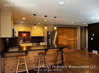 19425 Apache Rd, Bend, OR 97702