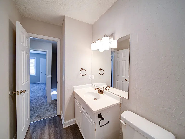 The Manor Townhomes — Photo 13