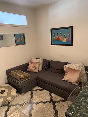 Rented by Guy Goldman, LREB | media 14