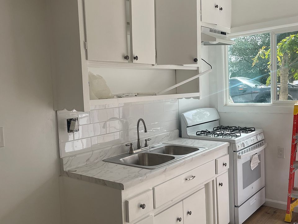 New kitchen sink and stove/oven