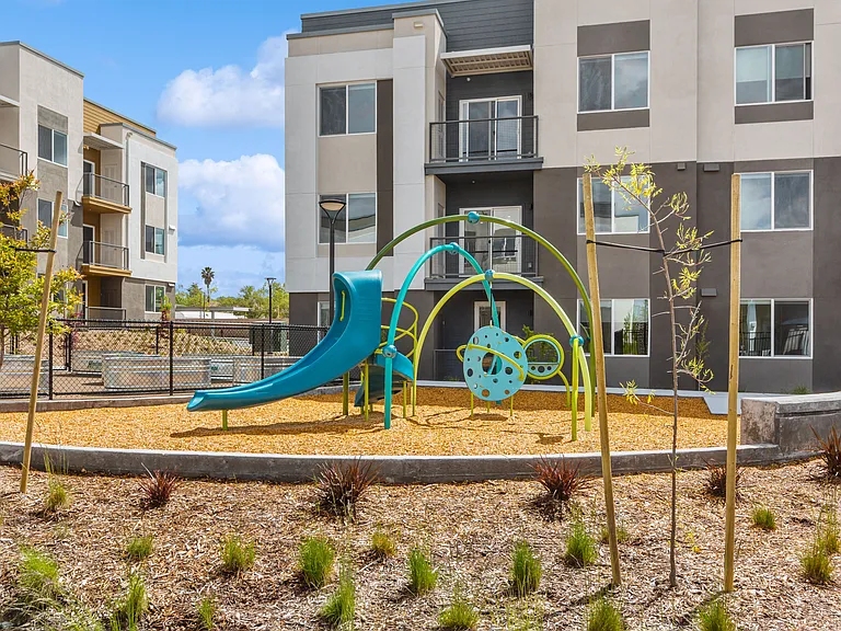 Brix 325 Apartments — Photo 21