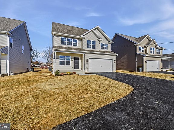 2nd image of 2503A Duncan Rd