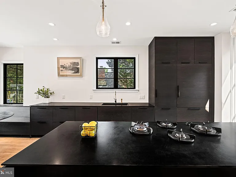 1623 Jonquil St NW — Photo 9