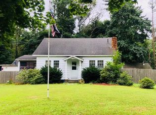 14 Circuit St, Halifax, MA 02338