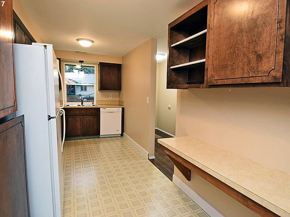 3rd image of 2619 NE 148th St