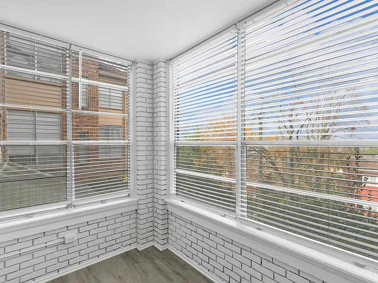 Oakmont Apartments — Photo 44