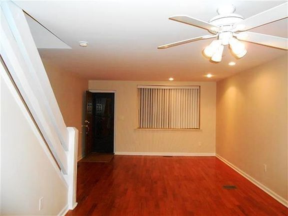 2nd image of 2537 S Rosewood St
