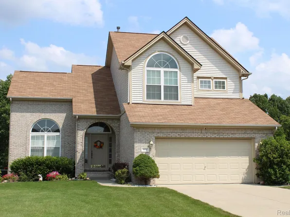5032 Parkwood Ct, Flushing, MI 48433