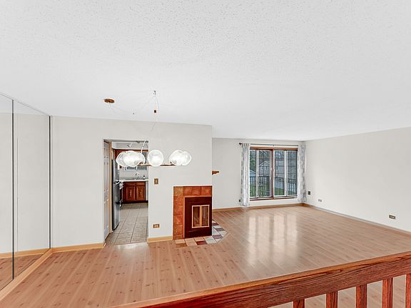 4th image of 393 Duane St APT 304