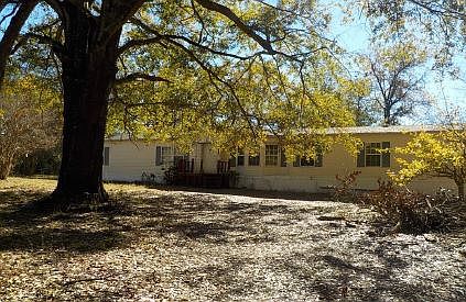 3rd image of 712 County Road 3908