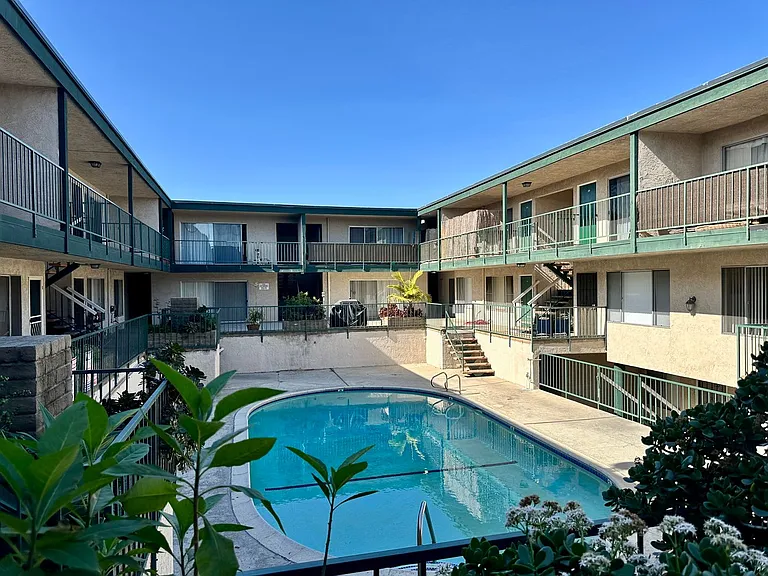 4141 Rosecrans Ave — Photo 10