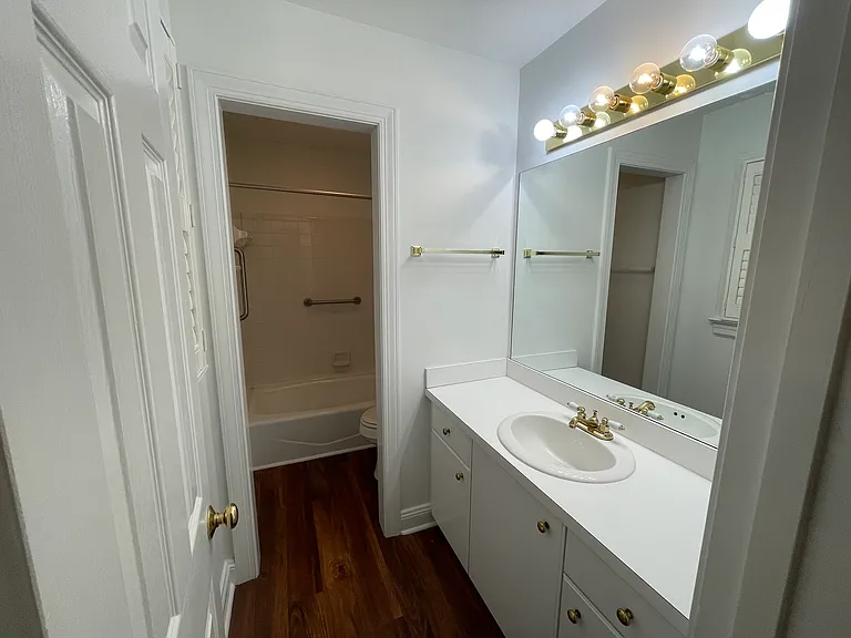 2317 Chelsea Dr NW — Photo 6