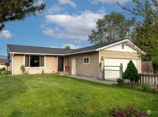 713 Ridge Pl, Omak, WA 98841