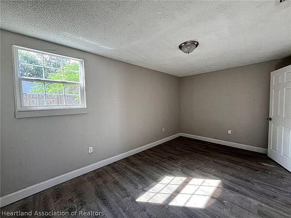 3rd image of 243 N Commerce Rear Ave