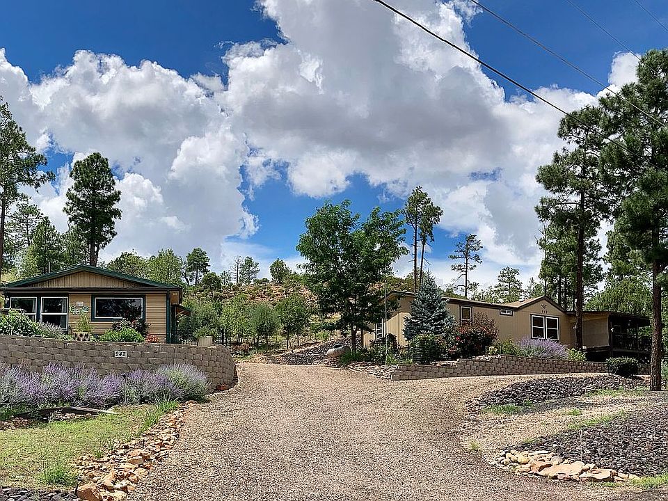 2nd image of 942 Navajo Trl
