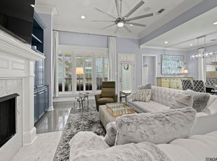 8915 Fox Gate Dr, Baton Rouge, LA 70809