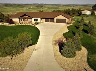 19251 Hat Ranch Dr, Belle Fourche, SD 57717