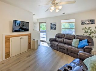 1128 N Iron Horse Dr, Fayetteville, AR 72703