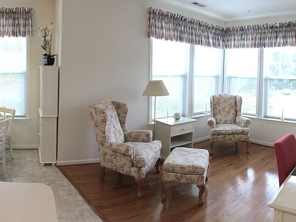 2nd image of 1307 Scottsdale Dr Unit 315