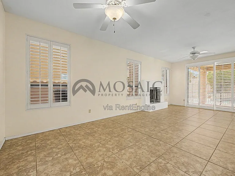 1819 E Cascade Dr — Photo 12
