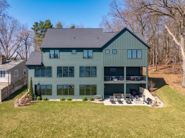 167 N Crooked Lake Dr, Kalamazoo, MI 49009